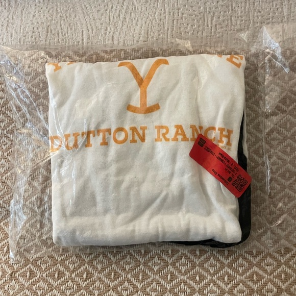 NWT Yellowstone Dutton Ranch Unisex 3/4 Sleeve Raglan Shirt - Picture 4 of 5